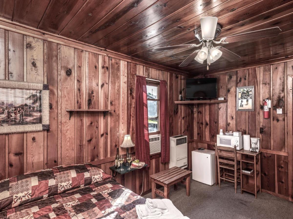 Apache Village 3, Queen Bed, Midtown, Sleeps 2 Ruidoso Exterior photo